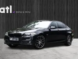 Zwart, metallic lak Gebruikt 2016 BMW 520 Luxury Line Sedan | € 21.950 (Eerlijke prijs)