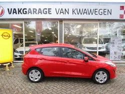 Rood Gebruikt 2018 Ford Fiesta Trend Hatchback | € 9.900 (Goede deal)