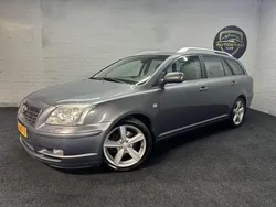 Grijs Gebruikt 2004 Toyota Avensis Luna Stationwagen | € 2.745 (Eerlijke prijs)