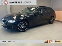 Zwart Gebruikt 2018 BMW 318 Executive Stationwagen | € 18.850 (Eerlijke prijs)