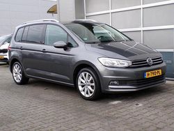 Grijs Gebruikt 2017 VW Touran Highline MPV | € 16.950 (Goede deal)