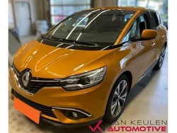 Oranje Gebruikt 2017 Renault Scénic IV Intens MPV | € 11.699 (Eerlijke prijs)