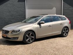 Grijs Gebruikt 2014 Volvo V60 R-Design Stationwagen | € 5.750 (Duur)