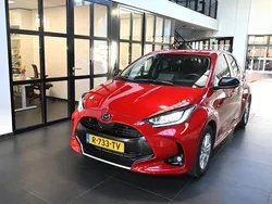 Formal red Gebruikt 2022 Mazda 2 Comfort Hatchback | € 23.950 (Eerlijke prijs)