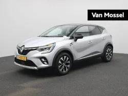 Twotone gris highland / noir Gebruikt 2024 Renault Captur Techno SUV | € 24.935 (Iets duurder)