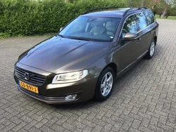 Bruin, metallic lak Gebruikt 2015 Volvo V70 Stationwagen | € 9.750 (Duur)
