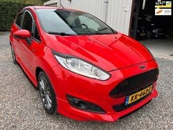 Rood Gebruikt 2016 Ford Fiesta ST-Line Hatchback | € 8.999 (Eerlijke prijs)