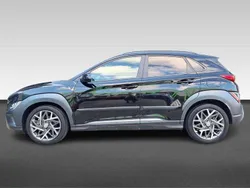 Zwart Gebruikt 2022 Hyundai Kona Premium SUV | € 27.430 (Eerlijke prijs)