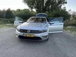 Grijs Gebruikt 2015 VW Passat Highline Stationwagen | € 16.000 (Eerlijke prijs)