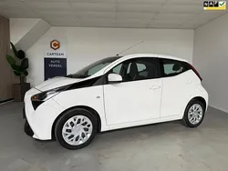 Wit Gebruikt 2019 Toyota Aygo X-play Hatchback | € 9.250 (Goede deal)