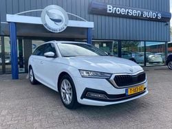 Wit Gebruikt 2023 Skoda Octavia Business Line Stationwagen | € 24.950 (Eerlijke prijs)