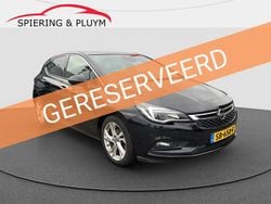 Zwart Gebruikt 2017 Opel Astra Innovation Hatchback | € 10.940 (Goede deal)