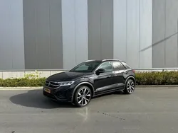 Zwart Gebruikt 2022 VW T-Roc R-line SUV | € 28.450 (Eerlijke prijs)