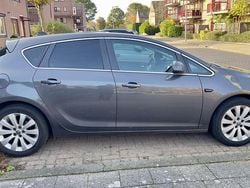 Grijs Gebruikt 2011 Opel Astra Edition MPV | € 6.450 (Iets duurder)