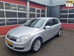 Grijs Gebruikt 2004 Opel Astra Elegance Hatchback | € 2.500 (Eerlijke prijs)