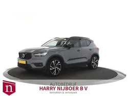 Grijs, metallic lak Gebruikt 2021 Volvo XC40 R-Design SUV | € 31.850 (Eerlijke prijs)