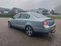Blauw Gebruikt 2005 VW Passat Comfortline Sedan | € 1.495 (Super prijs)