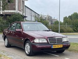 Rood, metallic lak Gebruikt 1996 Mercedes C180 Classic Sedan | € 5.850 (Iets duurder)