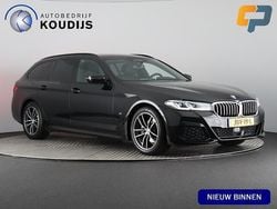 Zwart Gebruikt 2021 BMW 520 Executive Stationwagen | € 34.890 (Eerlijke prijs)