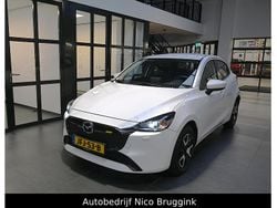 Wit Gebruikt 2024 Mazda 2 Center-Line Hatchback | € 21.950 (Eerlijke prijs)