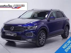 Blauw Gebruikt 2018 VW T-Roc Style SUV | € 17.950 (Eerlijke prijs)