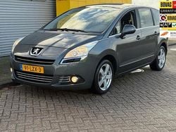 Grijs Gebruikt 2010 Peugeot 5008 MPV | € 5.995 (Iets duurder)