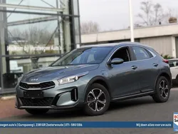 Blauw, metallic lak Gebruikt 2023 Kia XCeed SUV | € 27.950 (Eerlijke prijs)