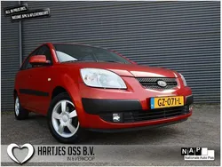 Rood Gebruikt 2005 Kia Rio Hatchback | € 3.450 (Iets duurder)