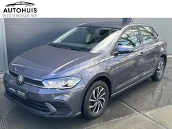 Grijs Gebruikt 2022 VW Polo Life Hatchback | € 20.439 (Eerlijke prijs)