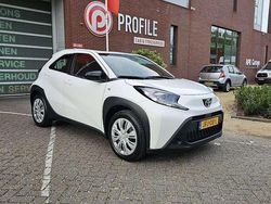 Wit Gebruikt 2024 Toyota Aygo Play Hatchback | € 15.995 (Super prijs)