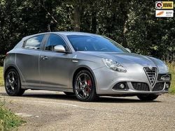 Grijs Gebruikt 2015 Alfa Romeo Giulietta Quadrifoglio Verde Hatchback | € 18.899 (Eerlijke prijs)
