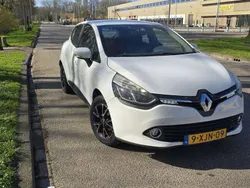 Wit Gebruikt 2014 Renault Clio IV Expression Hatchback | € 5.500 (Eerlijke prijs)