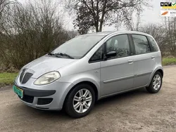 Grijs Gebruikt 2005 Lancia Musa MPV | € 1.250 (Goede deal)