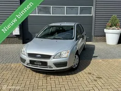 Grijs Gebruikt 2007 Ford Focus Ghia Hatchback | € 2.250 (Goede deal)