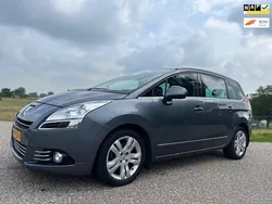 Grijs Gebruikt 2011 Peugeot 5008 GTi MPV | € 5.490 (Eerlijke prijs)