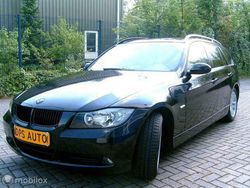 Zwart Gebruikt 2007 BMW 318 Executive Stationwagen | € 4.950