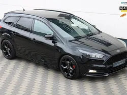Zwart Gebruikt 2016 Ford Focus ST Stationwagen | € 17.445 (Eerlijke prijs)