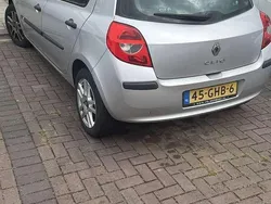 Grijs Gebruikt 2008 Renault Clio II Hatchback | € 2.399 (Eerlijke prijs)