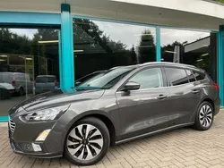 Grijs, metallic lak Gebruikt 2021 Ford Focus Stationwagen | € 17.900 (Goede deal)