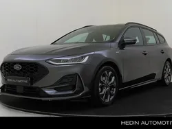 Grijs Gebruikt 2023 Ford Focus ST-Line Stationwagen | € 23.950 (Goede deal)