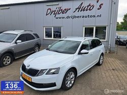 Wit Gebruikt 2019 Skoda Octavia Clever Stationwagen | € 7.950