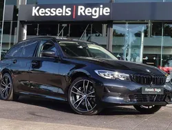 Zwart, metallic lak Gebruikt 2022 BMW 330 Sport Line Stationwagen | € 35.950 (Goede deal)