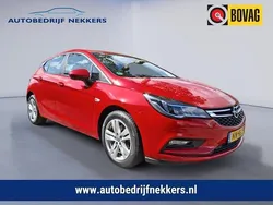 Rood Gebruikt 2017 Opel Astra Edition Hatchback | € 11.950 (Eerlijke prijs)