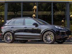 Zwart, metallic lak Gebruikt 2017 Porsche Cayenne Platinum Edition SUV | € 49.950 (Duur)