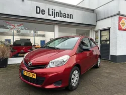 Rood Gebruikt 2014 Toyota Yaris Comfort Hatchback | € 6.750 (Eerlijke prijs)