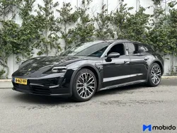 Zwart, metallic lak Gebruikt 2021 Porsche Taycan Cross Turismo Sedan | € 61.980 (Eerlijke prijs)