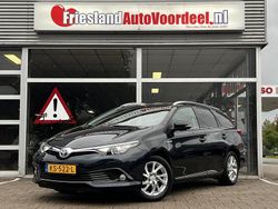 Grijs Gebruikt 2016 Toyota Auris Hybrid Trend Hatchback | € 10.999 (Super prijs)