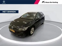 Zwart Gebruikt 2022 VW Golf VIII Life Stationwagen | € 22.440 (Eerlijke prijs)