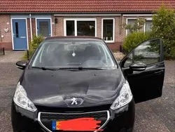 Zwart Gebruikt 2014 Peugeot 208 Hatchback | € 3.500 (Super prijs)