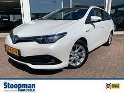 Wit Gebruikt 2015 Toyota Auris Stationwagen | € 14.995 (Eerlijke prijs)